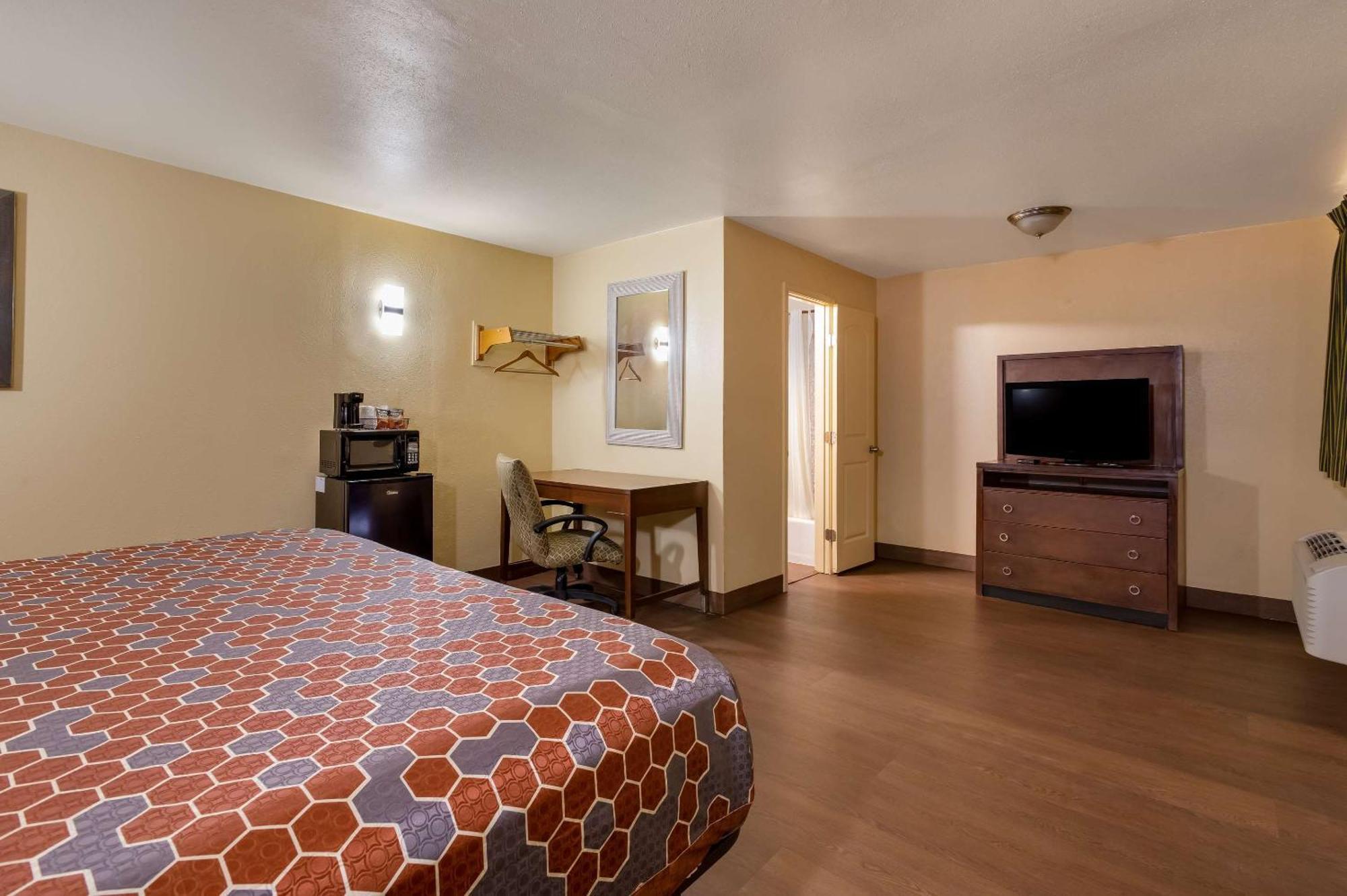 Rodeway Inn & Suites East นิวออร์ลีนส์ ภายนอก รูปภาพ