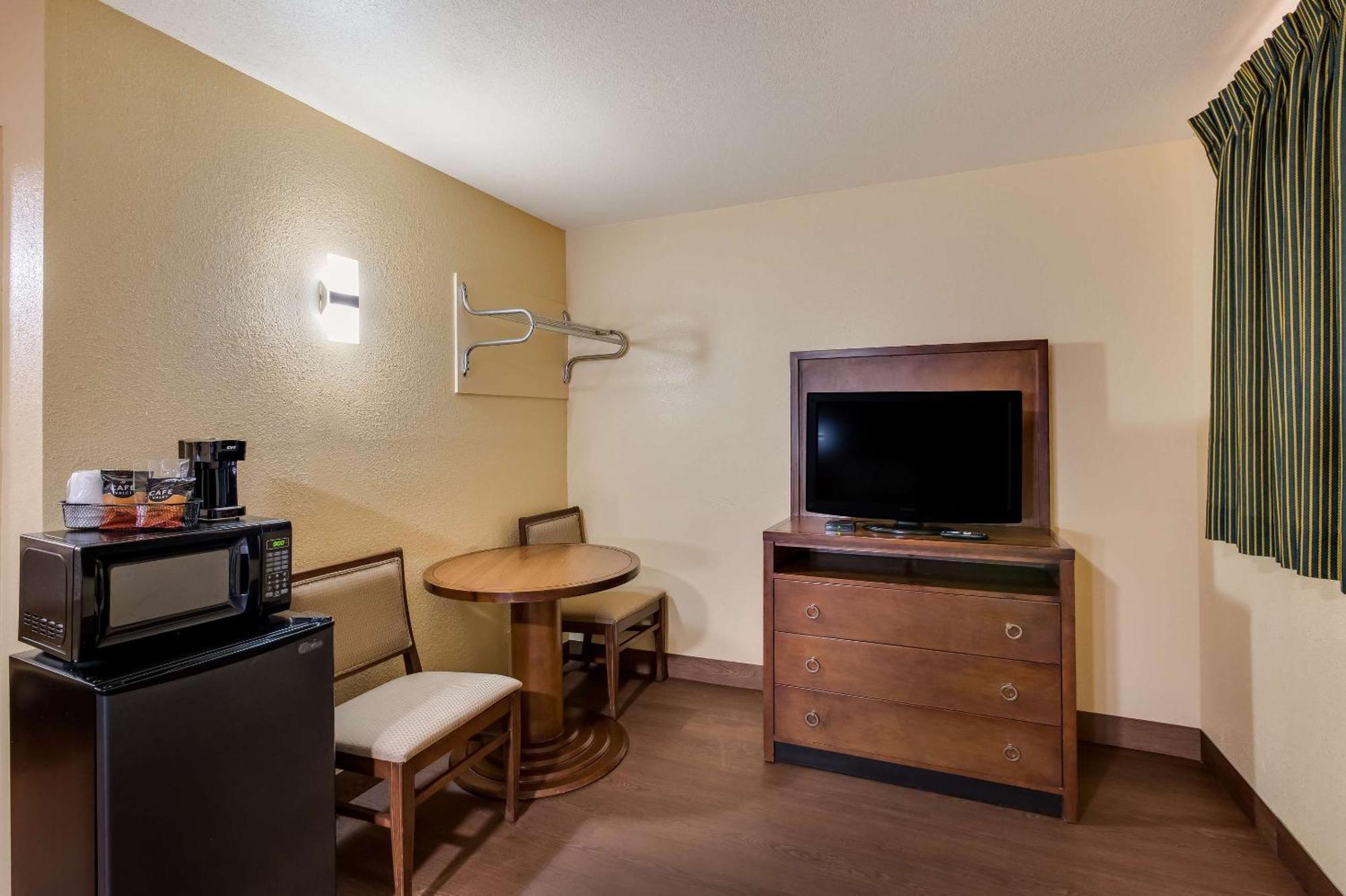 Rodeway Inn & Suites East นิวออร์ลีนส์ ภายนอก รูปภาพ